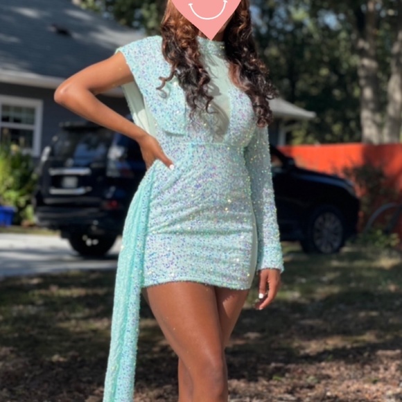 Prom dresses - Picture 2 of 3